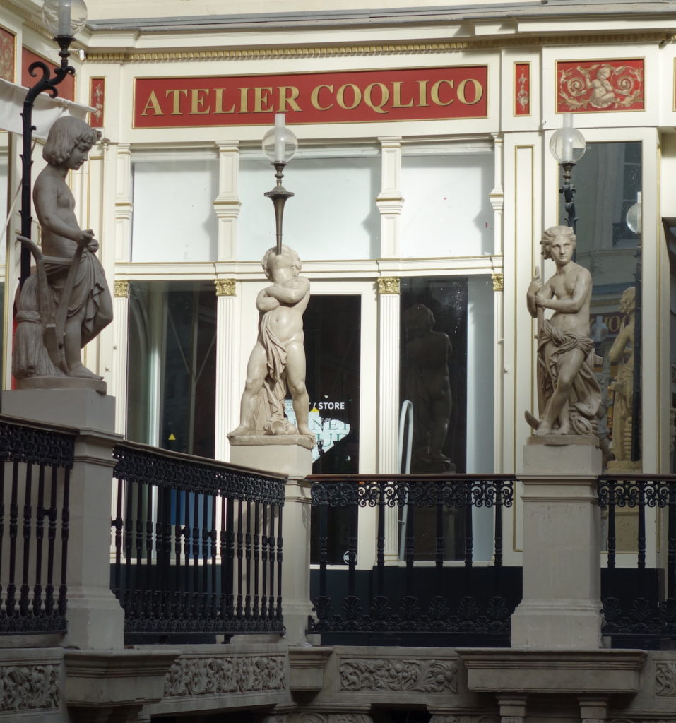 Lettrage peint atelier coqlico, passage pommeraye Nantes